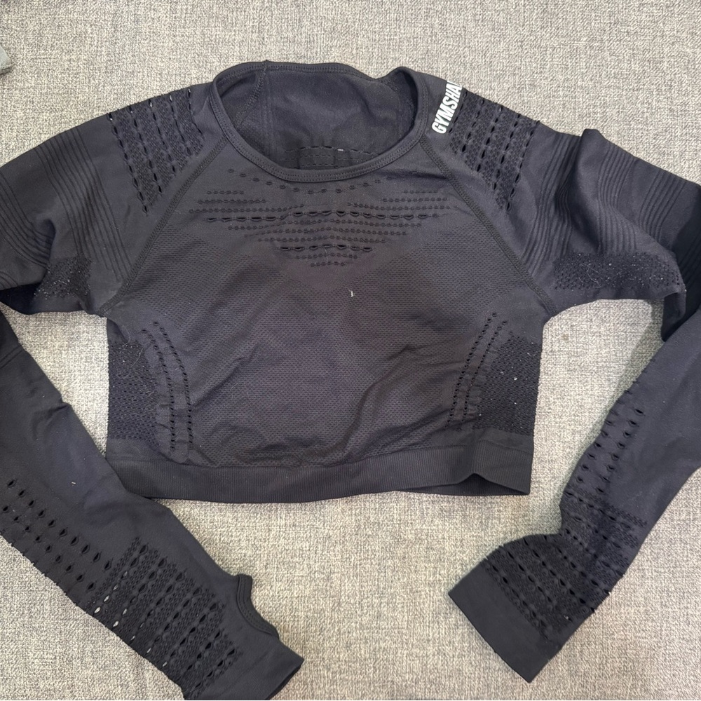 Gymshark Black Seamless Long Sleeve Cropped Performance Top